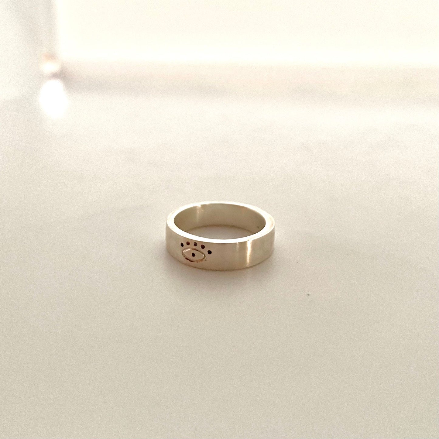 《第三の目 Pinky Ring》