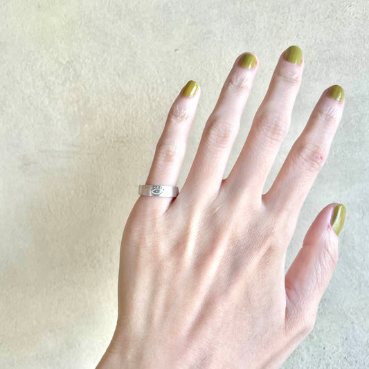 《第三の目 Pinky Ring》