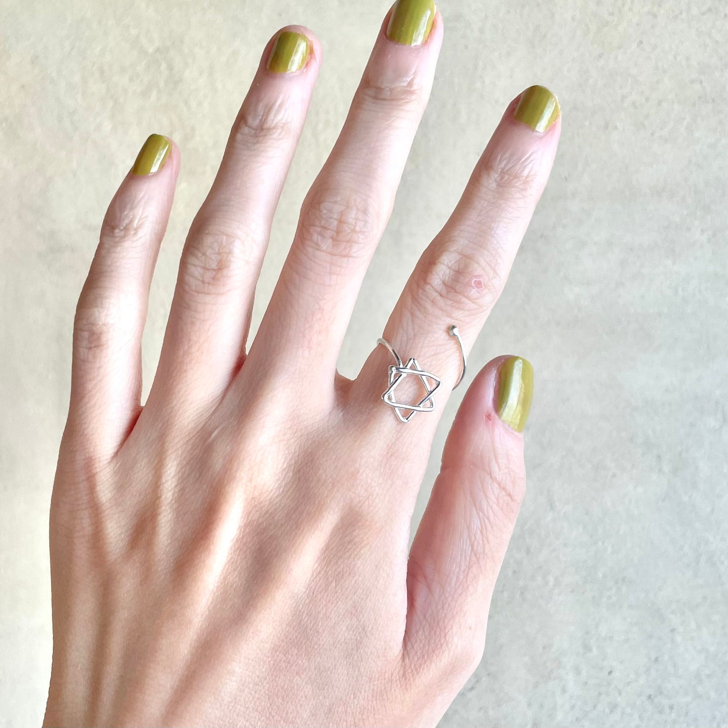 《六芒星 Ring》