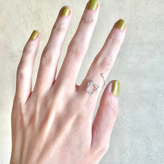 《六芒星 Ring》