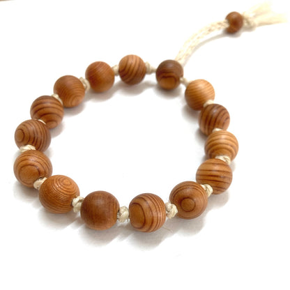 大玉屋久杉ビーズ精麻ブレスレット　１０ミリ珠